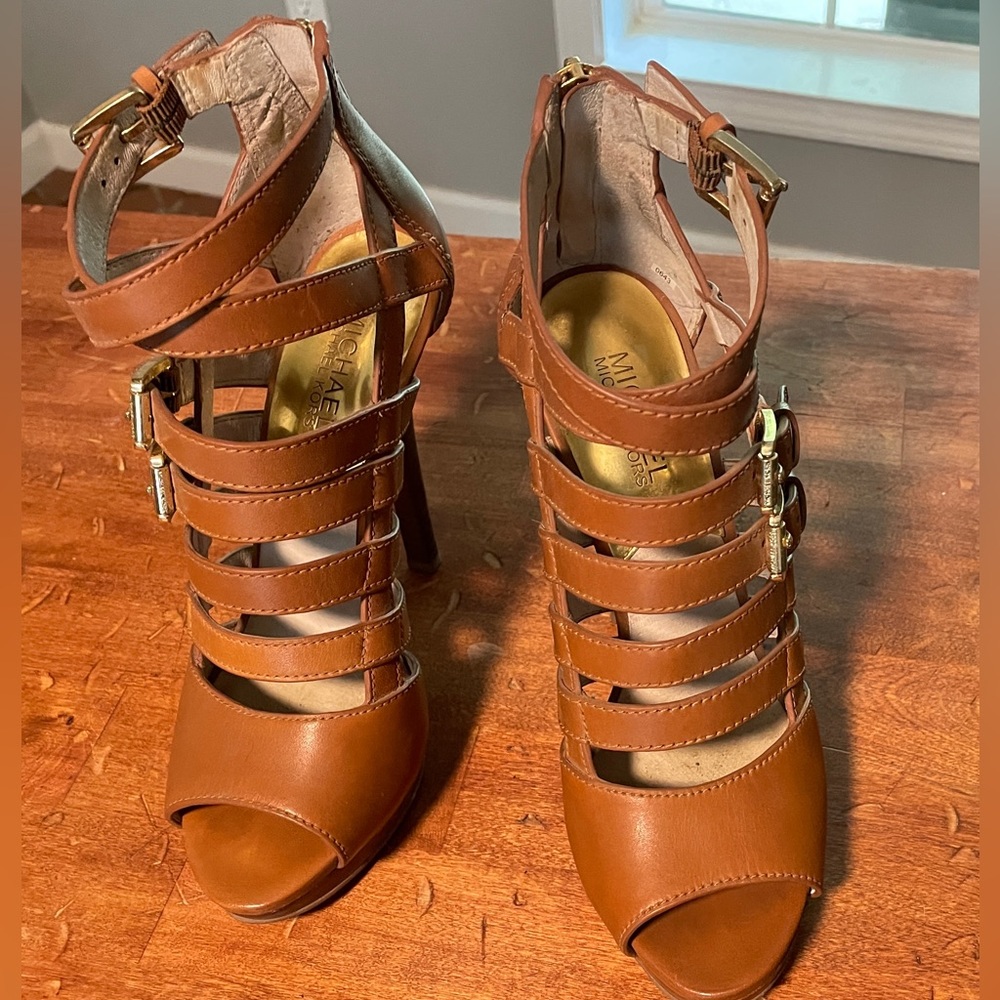 Brown strappy high heel sandal